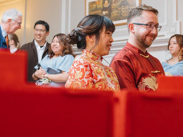 Tracy and Peter's Wedding in Reading, Berkshire 34