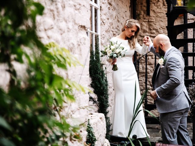 Dominic and Michelle&apos;s Wedding in Abingdon, Oxfordshire 15