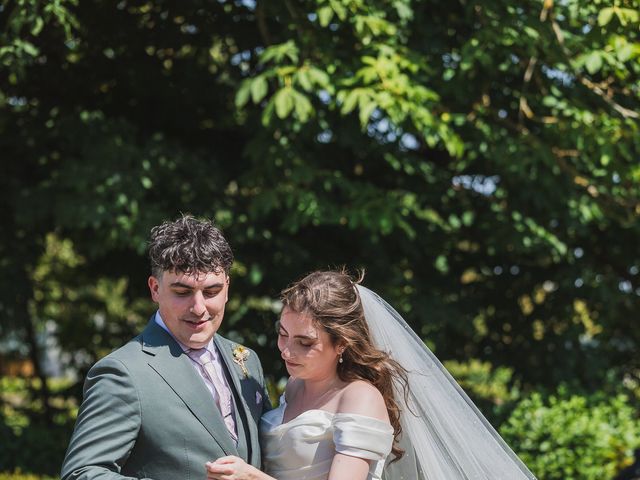 Oli and Holly's Wedding in Staploe, Cambridgeshire 31