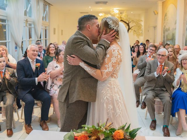 Shaun and Joanna&apos;s Wedding in Quorn, Leicestershire 37