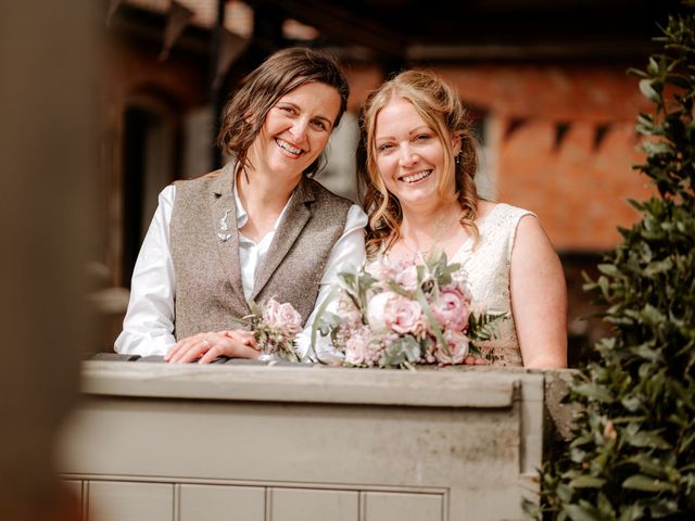 Shannon and Sarah&apos;s Wedding in Loughborough, Leicestershire 23