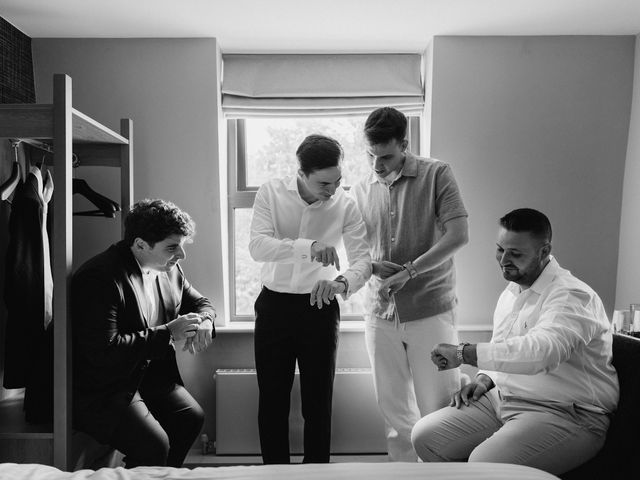 Nicolae and Catalina's Wedding in Swindon, Wiltshire 16