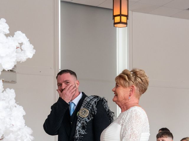 Neil and Jackie's Wedding in Dundee, Fife &amp; Angus 2