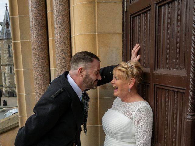 Neil and Jackie's Wedding in Dundee, Fife &amp; Angus 10