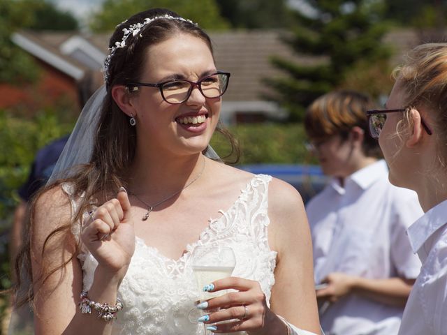 Melissa and Matt&apos;s Wedding in Kirby Muxloe, Leicestershire 42