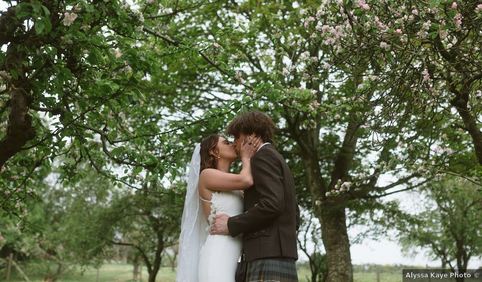 Steve and Laura's Wedding in St Andrews, Fife & Angus