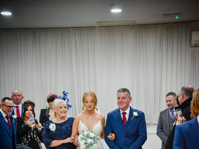 Ian and Rebecca&apos;s Wedding in Liverpool, Merseyside 20