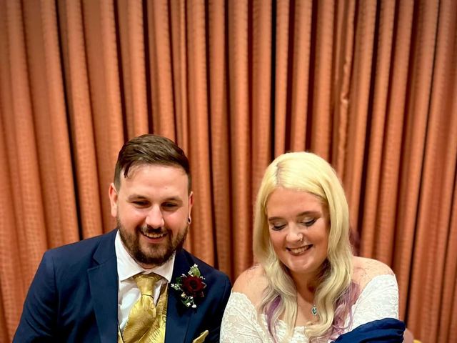 Craig and Rebekah's Wedding in Ellesmere Port, Cheshire 4
