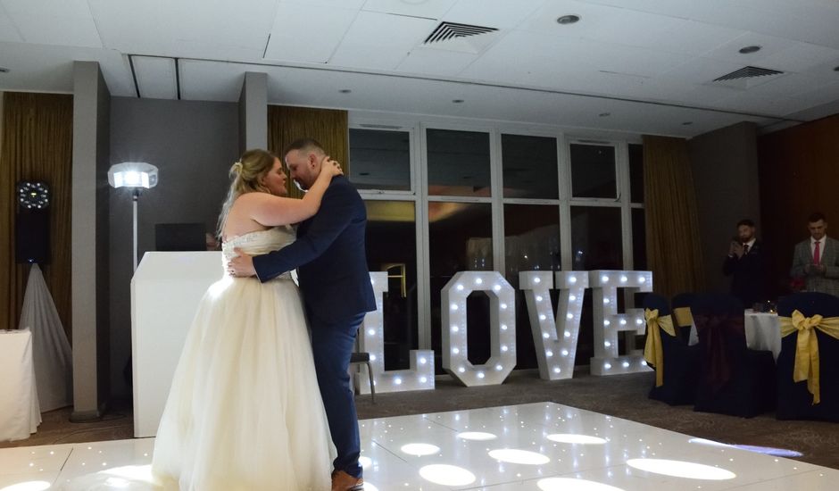Craig and Rebekah's Wedding in Ellesmere Port, Cheshire