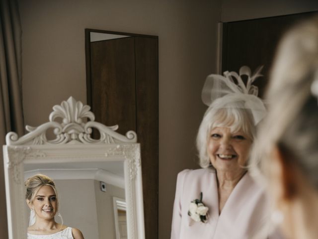 Vicki and Toby's Wedding in Salisbury, Wiltshire 11