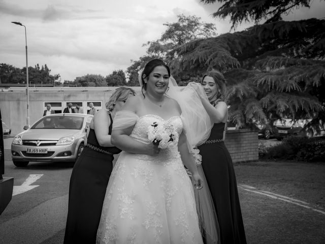 Garry and Darcie&apos;s Wedding in Coalville, Leicestershire 5