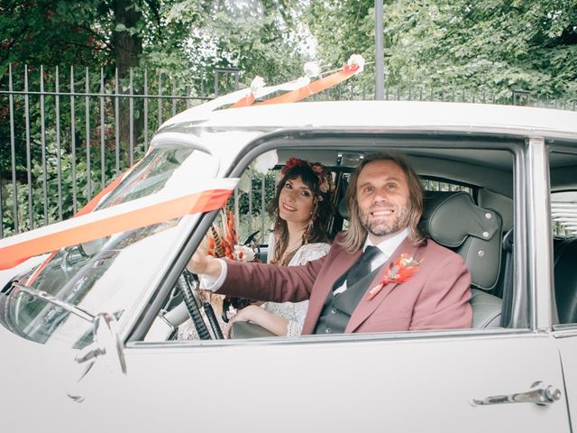 Stu and Liz&apos;s Wedding in Stoke Newington, South West London 338