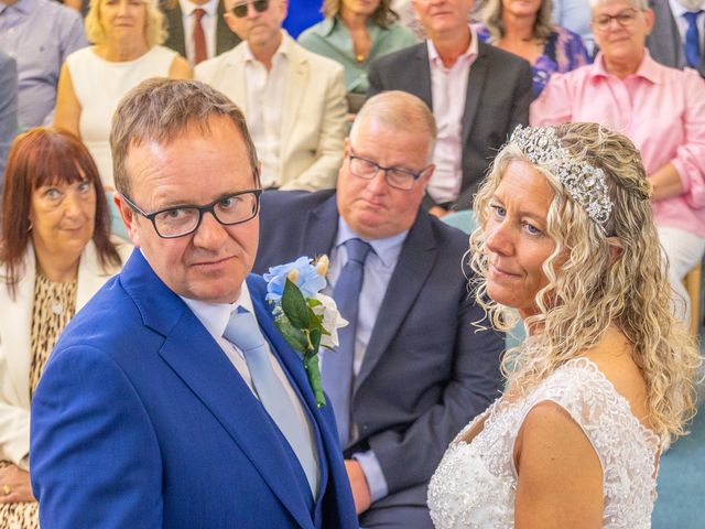 Donna and Jon's Wedding in St Austell, Cornwall 5