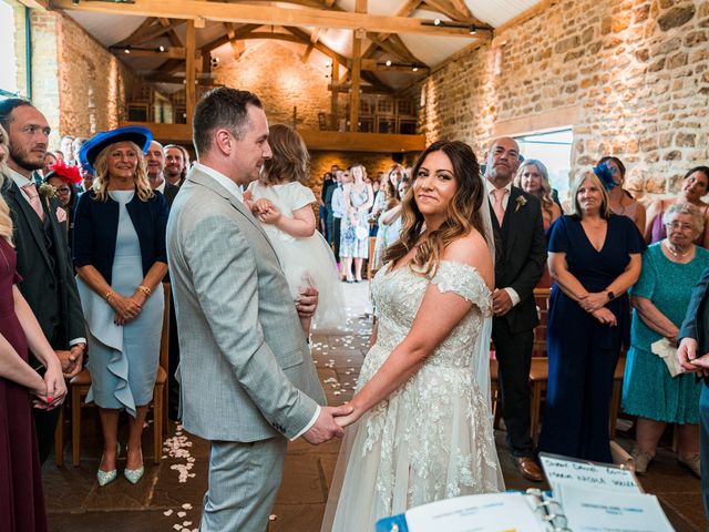 Shane and Maria&apos;s Wedding in Northampton, Northamptonshire 8