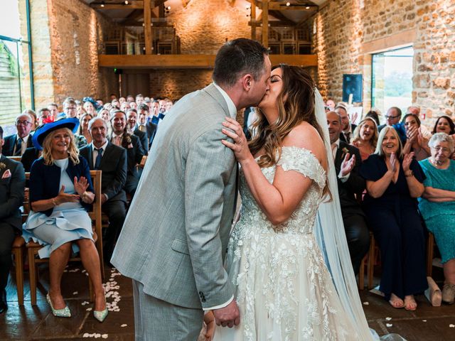 Shane and Maria&apos;s Wedding in Northampton, Northamptonshire 10