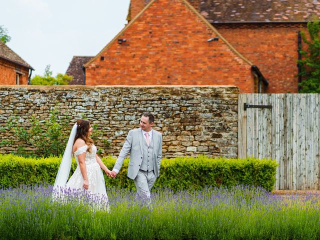 Shane and Maria&apos;s Wedding in Northampton, Northamptonshire 16