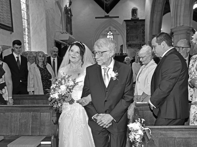 Brett and Lucy&apos;s Wedding in Norwich, Norfolk 4
