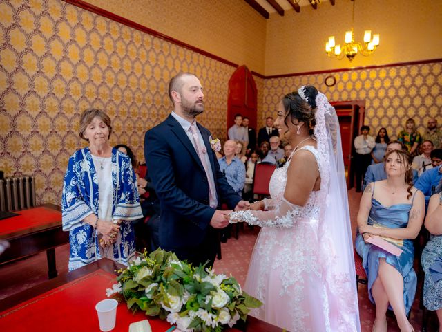 Ursala and Evan's Wedding in Northampton, Northamptonshire 16