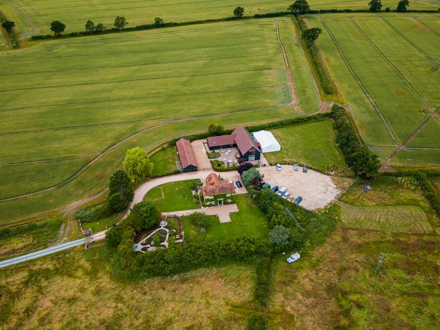 Luke and Kate&apos;s Wedding in Buckingham, Buckinghamshire 1