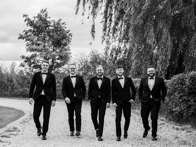 Luke and Kate&apos;s Wedding in Buckingham, Buckinghamshire 4