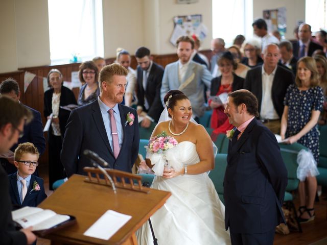 Lisa and Richard&apos;s Wedding in Ilfracombe, Devon 28