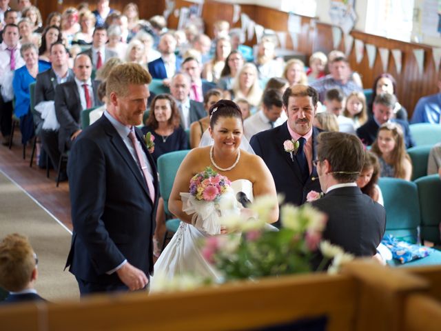 Lisa and Richard&apos;s Wedding in Ilfracombe, Devon 34
