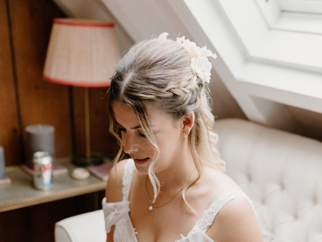 Julian and Vicki's Wedding in Buckingham, Buckinghamshire 4