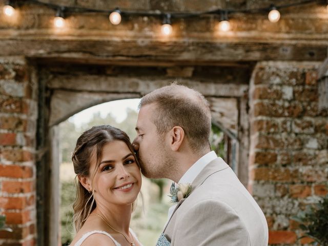 Julian and Vicki's Wedding in Buckingham, Buckinghamshire 10