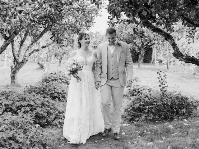 Julian and Vicki's Wedding in Buckingham, Buckinghamshire 39