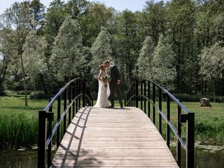 Issy & Lewis's wedding