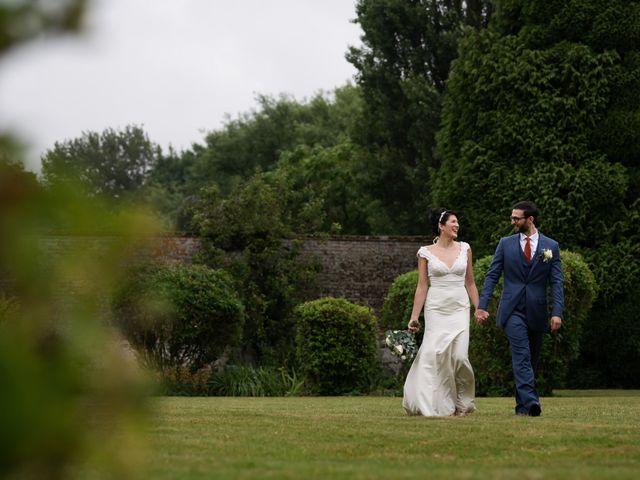 Riccardo and Sally&apos;s Wedding in Aylesbury, Buckinghamshire 32