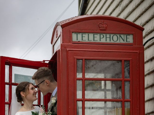 Hannah and Brad's Wedding in Bury St Edmunds, Suffolk 15