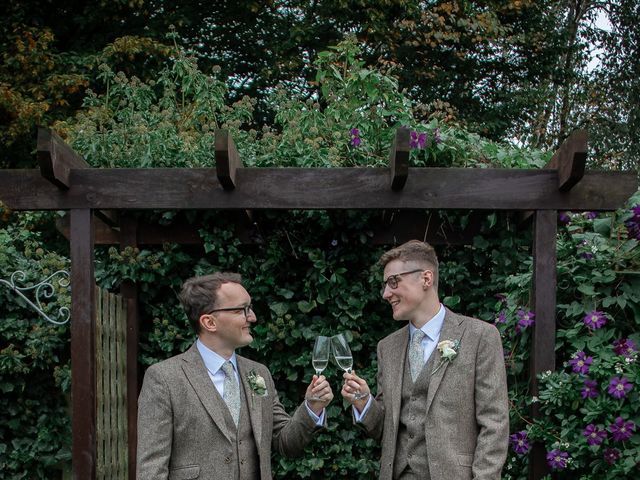 Hannah and Brad's Wedding in Bury St Edmunds, Suffolk 17