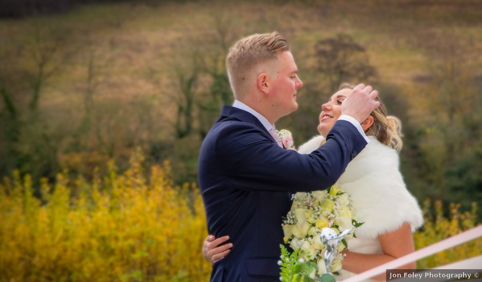 Charlotte and Tom's Wedding in Wentbridge, West Yorkshire