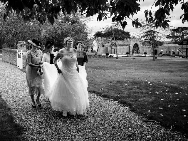 Jonathan and Jessica&apos;s Wedding in Wasing, Berkshire 7