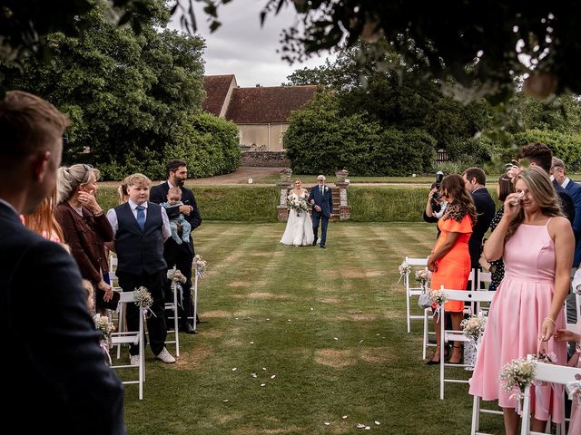 Les and Natasha&apos;s Wedding in Heckfield, Hampshire 21