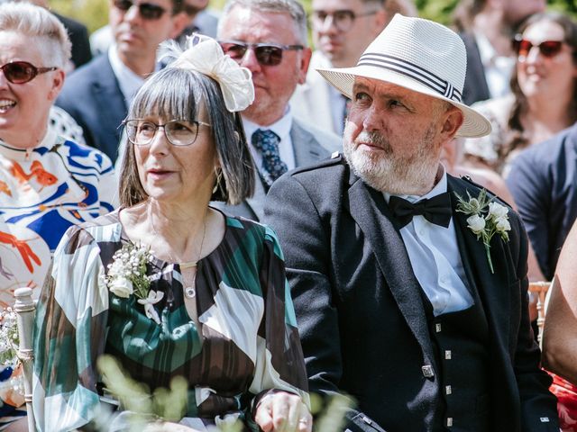 Gavin and Zoe's Wedding in Henley On Thames, Oxfordshire 38