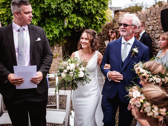 Molly and Chriss&apos;s Wedding in Malmesbury, Wiltshire 3