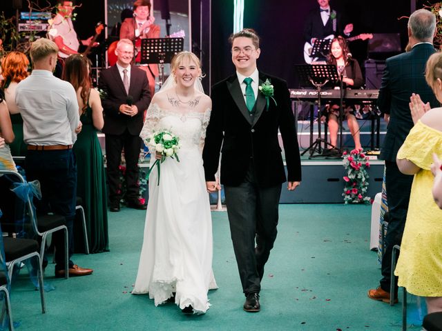 Antonia and Rob&apos;s Wedding in Gloucester, Gloucestershire 7