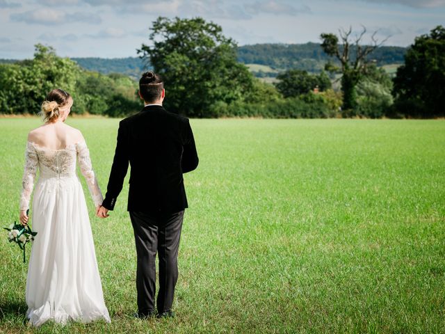 Antonia and Rob&apos;s Wedding in Gloucester, Gloucestershire 18