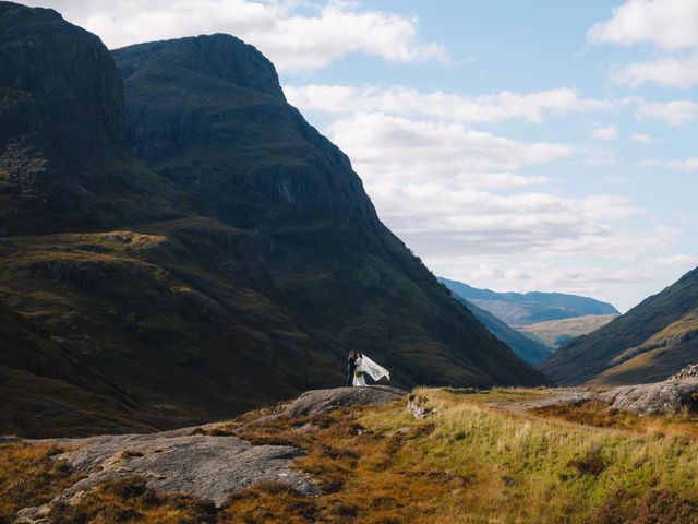 Bryce and Eliza&apos;s Wedding in Glencoe, Argyll 17