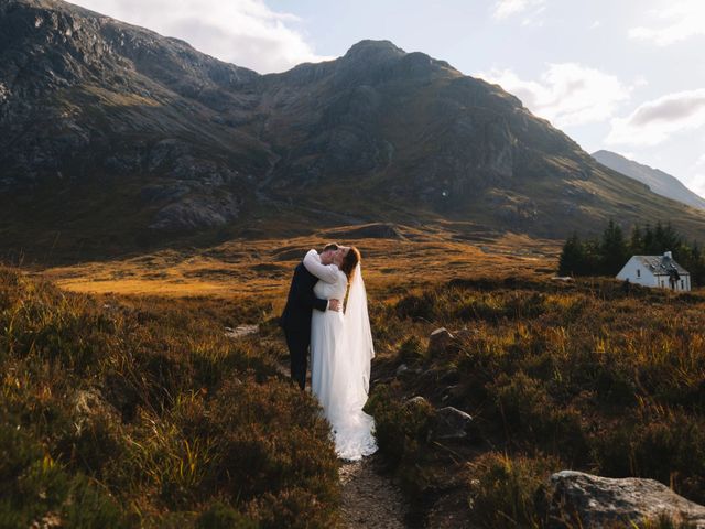 Bryce and Eliza&apos;s Wedding in Glencoe, Argyll 23