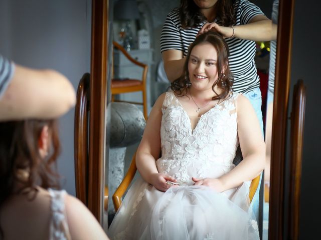 Jonny and Lucy's Wedding in Gomersal, West Yorkshire 3
