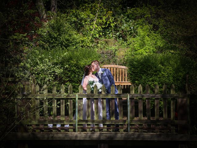 Jonny and Lucy's Wedding in Gomersal, West Yorkshire 30