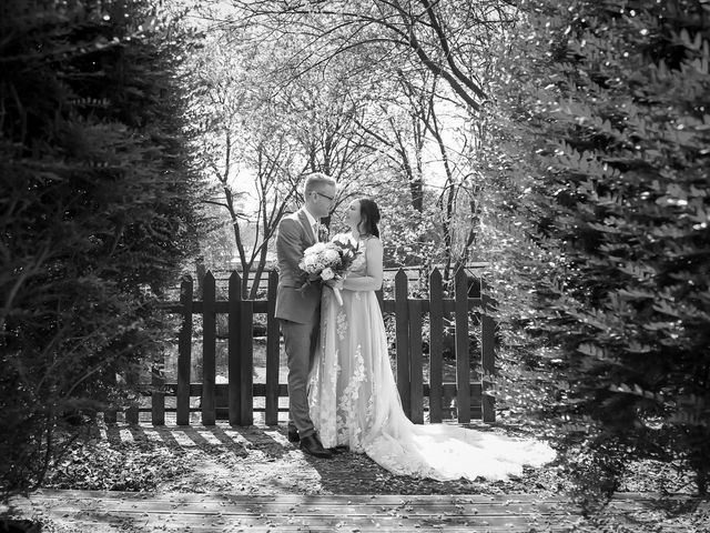 Jonny and Lucy's Wedding in Gomersal, West Yorkshire 31