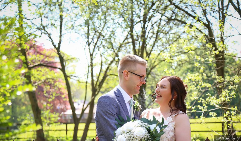 Jonny and Lucy's Wedding in Gomersal, West Yorkshire