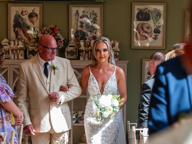 Rob and Victoria&apos;s Wedding in Brough, East Riding of Yorkshire 7