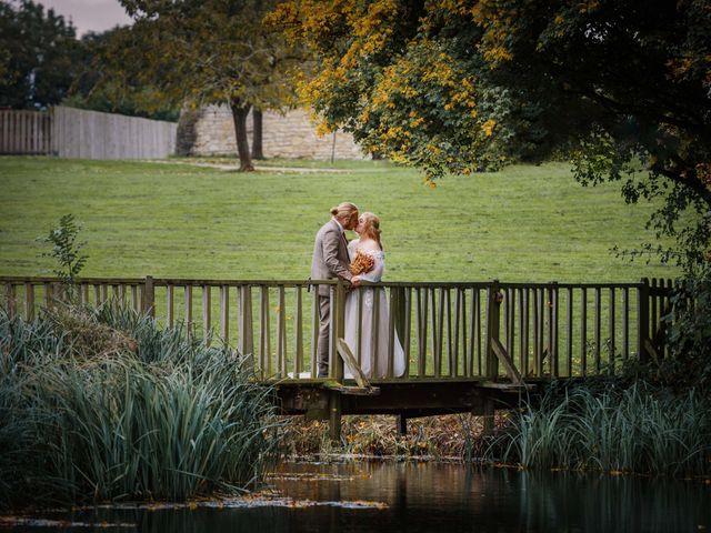 Laurence and Aimee&apos;s Wedding in Milton Keynes, Buckinghamshire 27