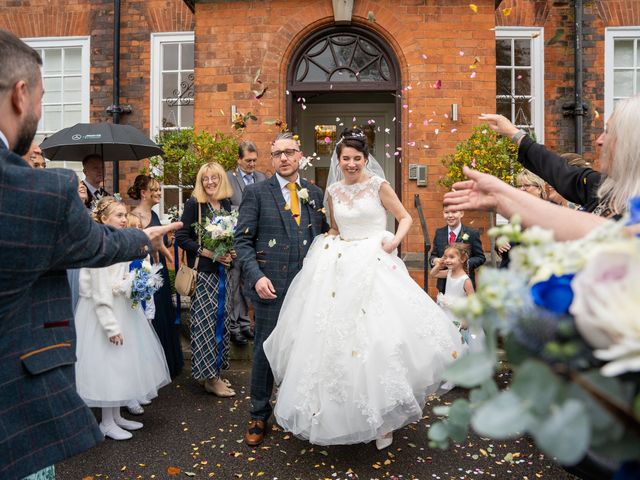 Phil and nicola&apos;s Wedding in Newark, Nottinghamshire 39