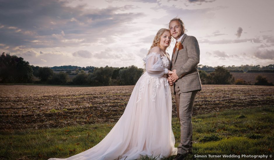 Laurence and Aimee's Wedding in Milton Keynes, Buckinghamshire